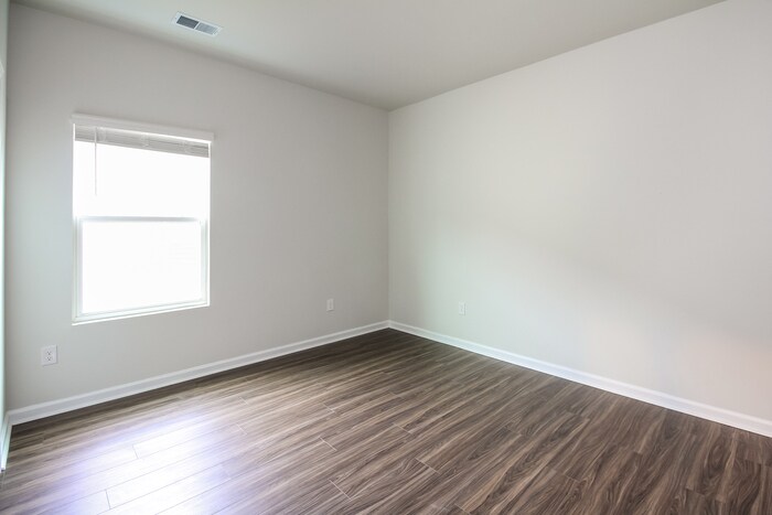 Building Photo - 176 Dorian Lp
