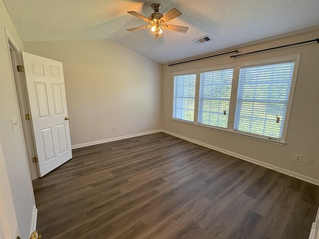 Building Photo - 13082 Region Trace