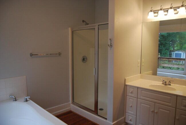 Building Photo - 2809 Lombardy Ct