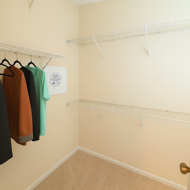 Building Photo - Stunning 3 Bedroom Townhome in Cambridge at Oakleaf Plantation