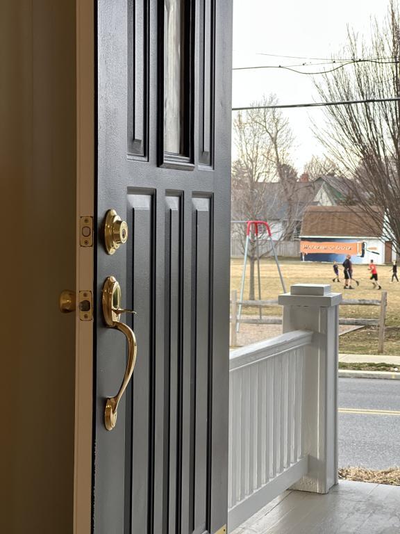 Building Photo - 9 W 2nd Ave