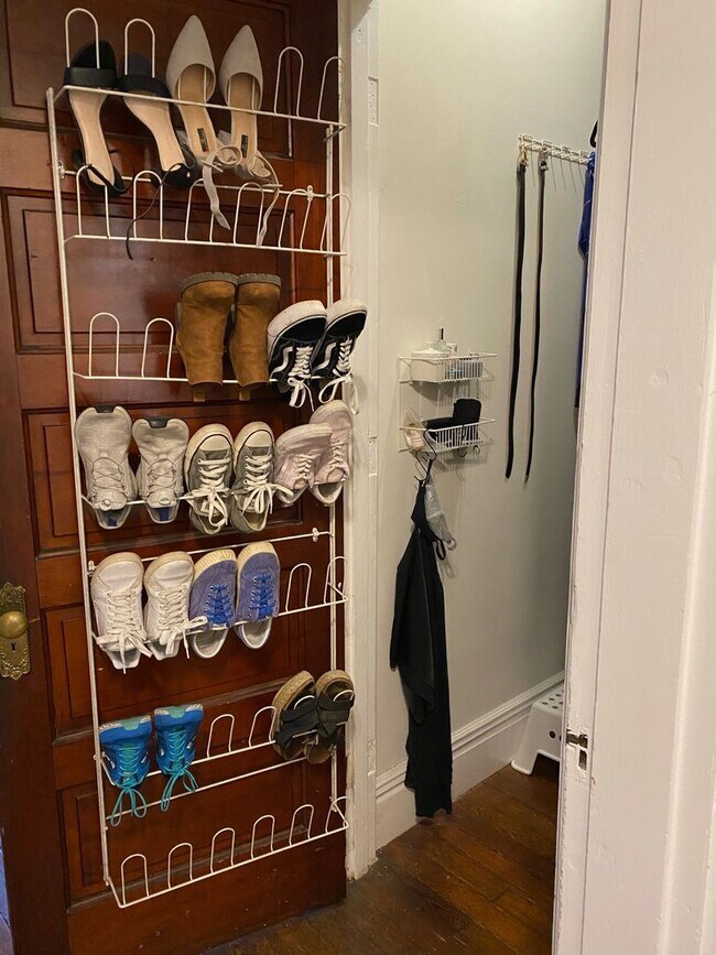 Building Photo - 312-1 South Upper – Available Fall 2026