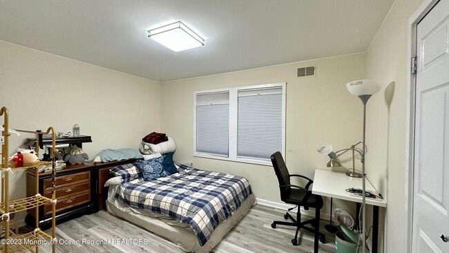 Building Photo - 56 West Side Ave