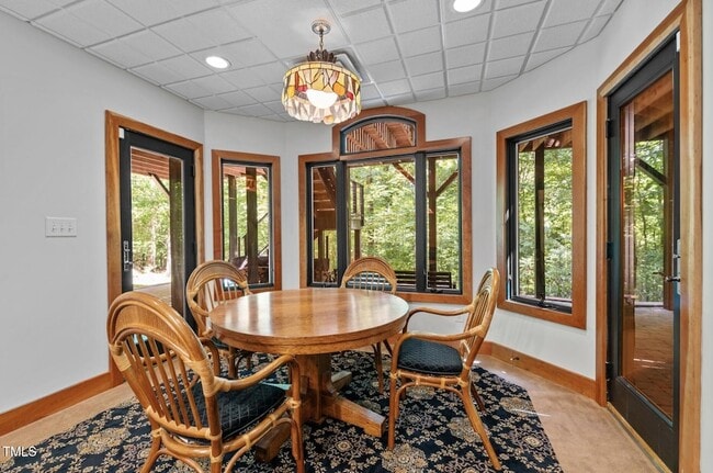 Building Photo - 6016 Glenthorne Dr