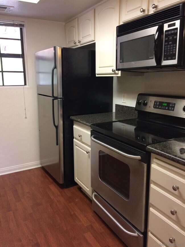 Building Photo - 12047 Alta Carmel Ct
