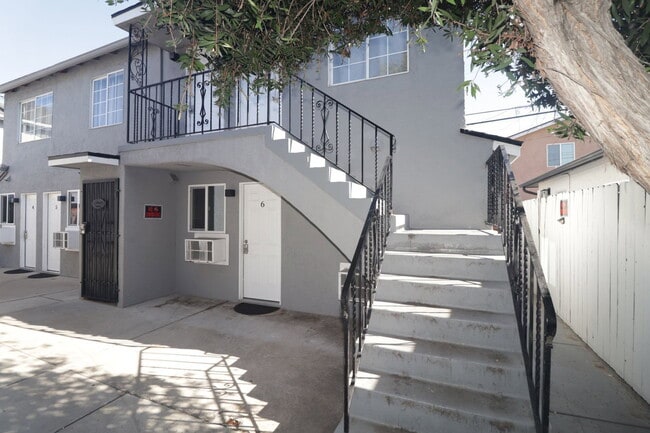 Building Photo - 4239 Swift Ave