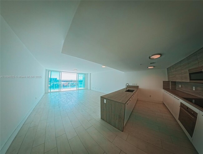 Building Photo - 400 Sunny Isles Blvd