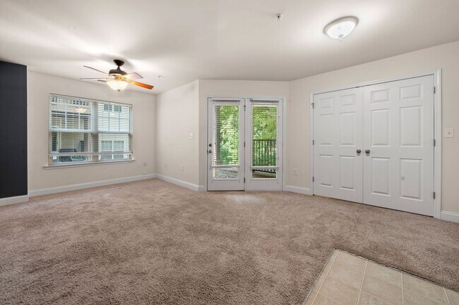 Building Photo - Fantastic Three Bedroom Townhouse in Charlotte