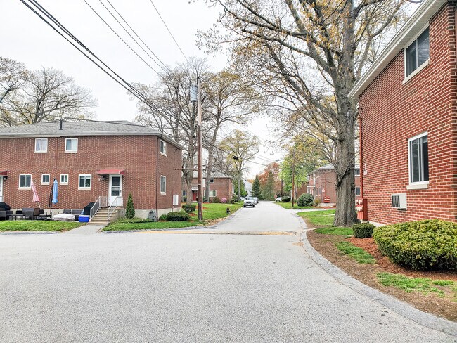Building Photo - 89 Wilson Dr