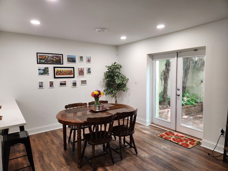 Dining room - 1333 S Ponce de Leon Ave NE