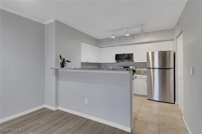 Building Photo - 8659 River Homes Lane