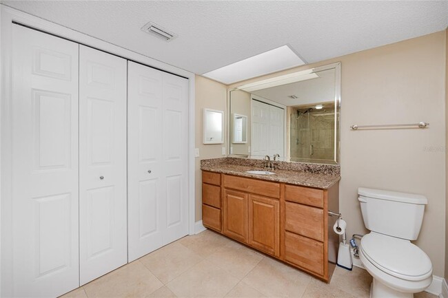 Building Photo - 736 Island Way