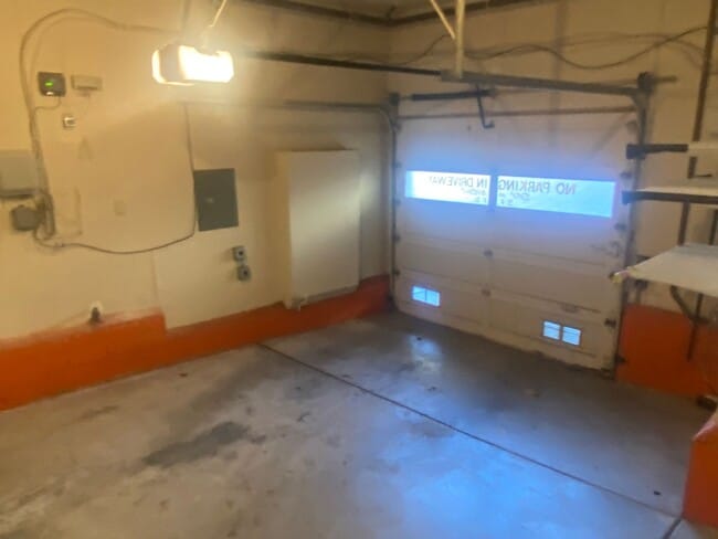 Building Photo - Epic Real Estate & Asso. Inc. - Beautiful, Spacious & Sunny 2 br/2ba Condo Available in Mission -...