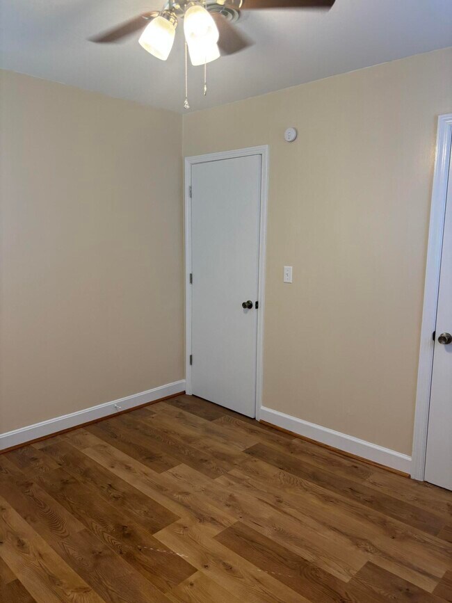 Building Photo - 855 Whatley St