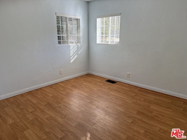 Building Photo - 2261 W 26th Pl