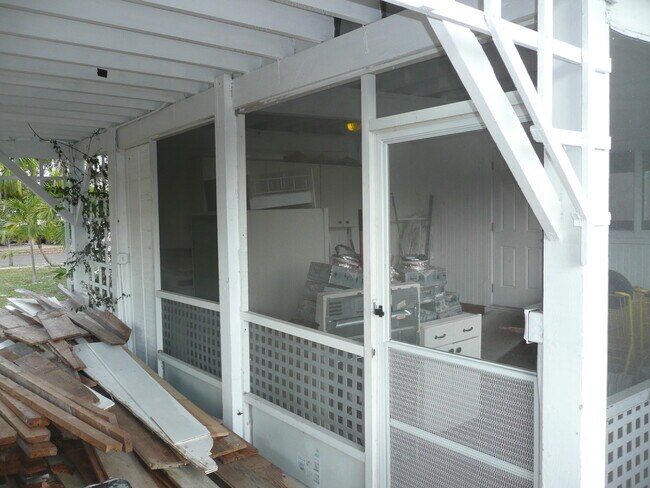 Building Photo - 525 24th Ave N