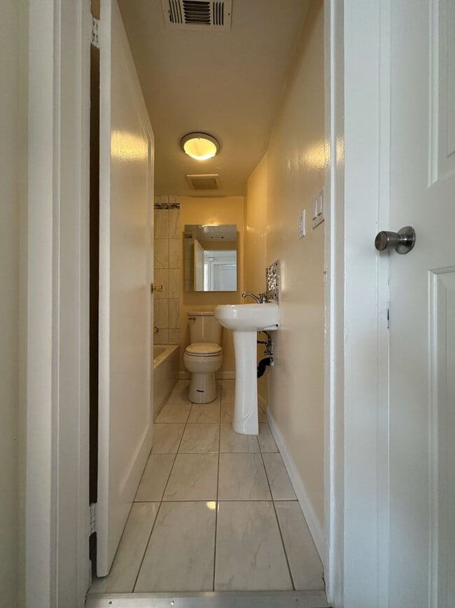 Building Photo - Remodeled 4 bedroom Single Story Home in San Pablo, CA.