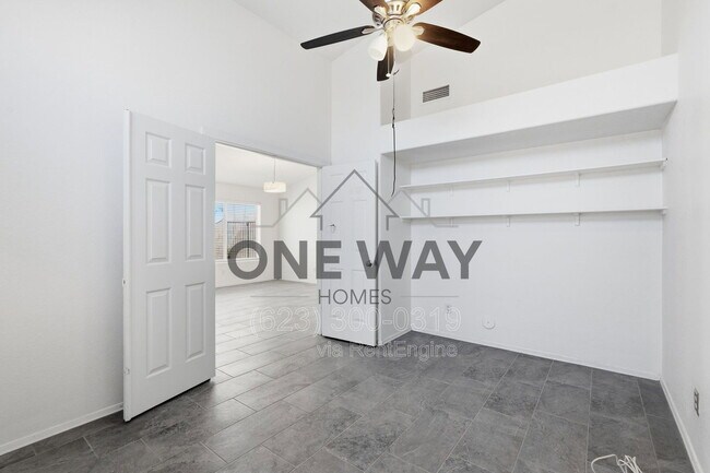 Building Photo - 4622 E Summerhaven Dr