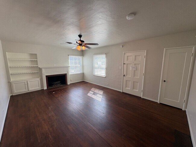 Building Photo - Charming home located in Beverly Glenn Rent Ready!