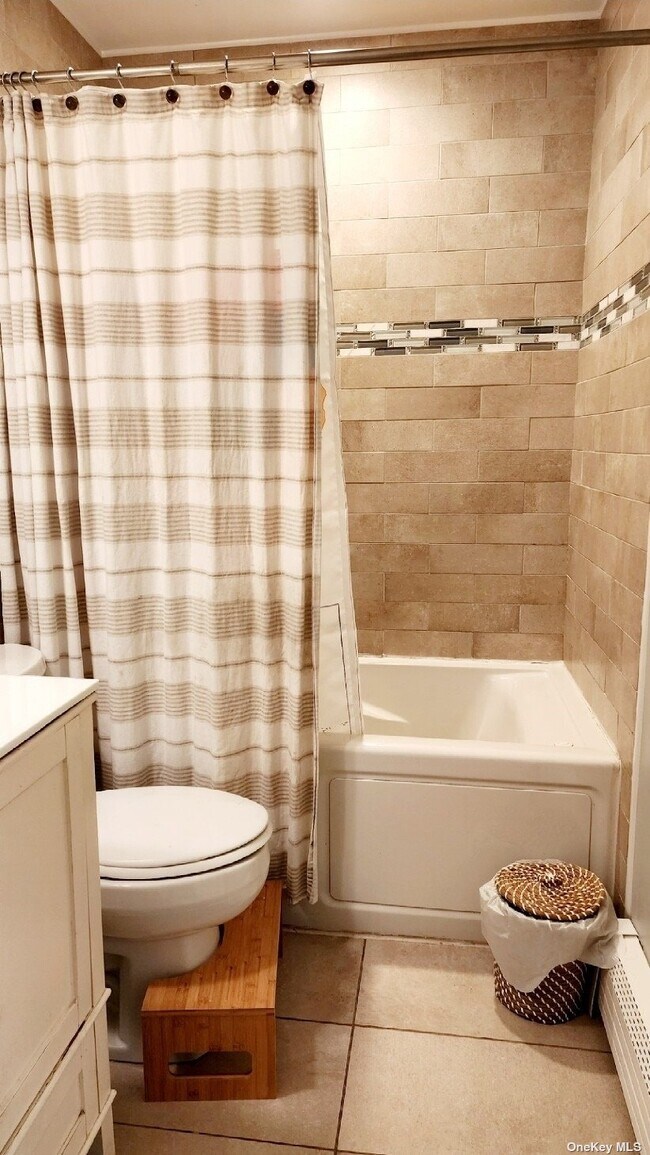 Building Photo - 350 Linden St