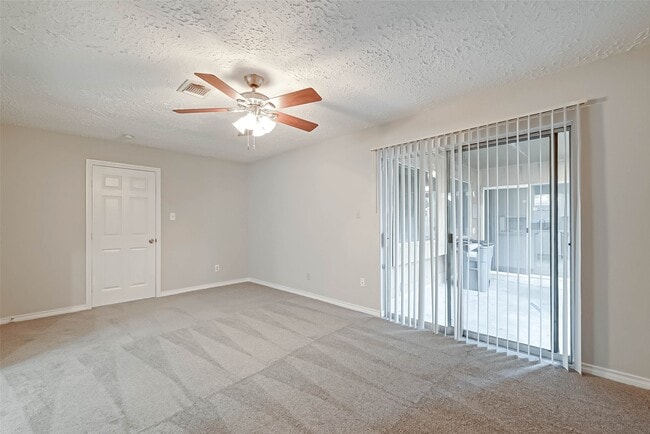 Building Photo - 22610 Deville Dr