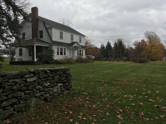 Building Photo - 750 Gilead St