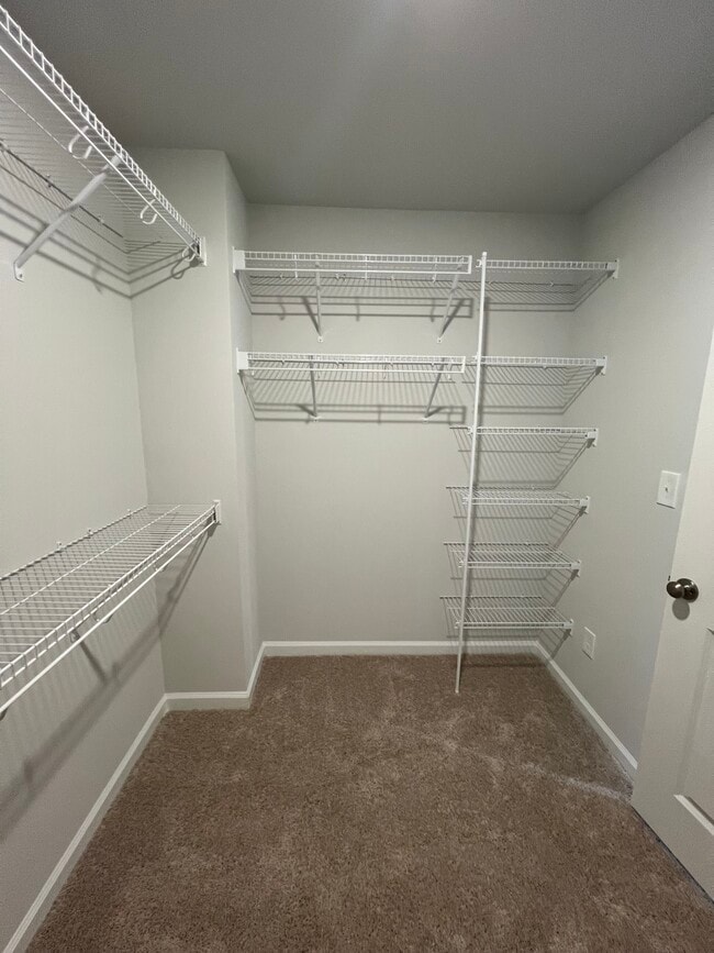 Building Photo - 375 Chesapeake Cmns St