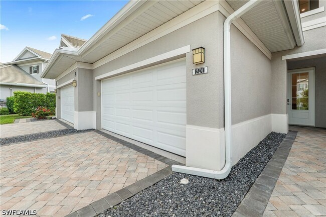 Building Photo - 178 Indies Dr E