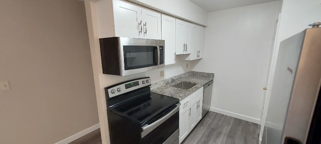 Building Photo - N142W6196 Concord St