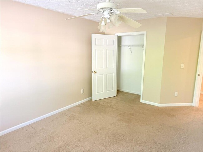 Building Photo - 1210 Skylar Ridge Cir