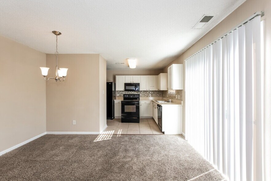 Building Photo - 10520 Pickerel Ln