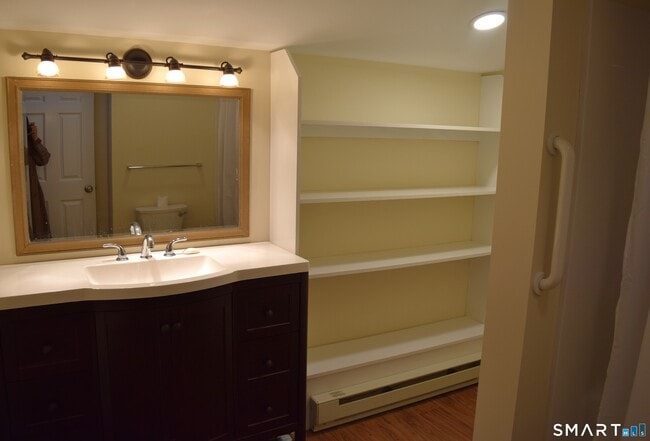 Building Photo - 47 Quassuk Rd