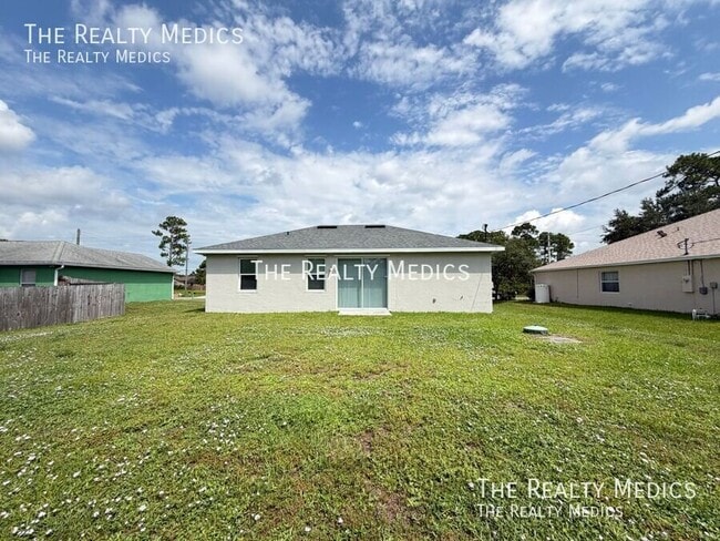 Building Photo - 2481 San Filippo Dr SE