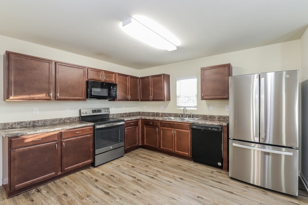 Building Photo - 12026 Quail Dr