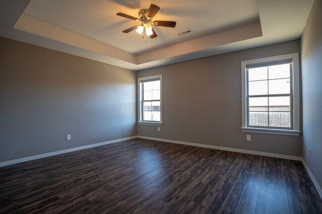 Building Photo - Stunning 3 bedroom, 2 bathroom Home available in Prairie Grove!