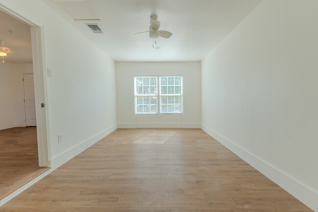 Building Photo - 5250 Durango Dr