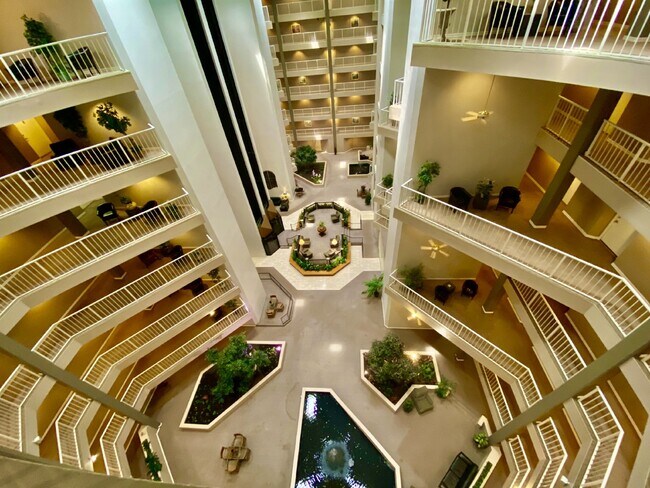 Building Photo - Top-Floor 2 Bedroom / 2 Bath Condo in The Meridian – Gated Community!