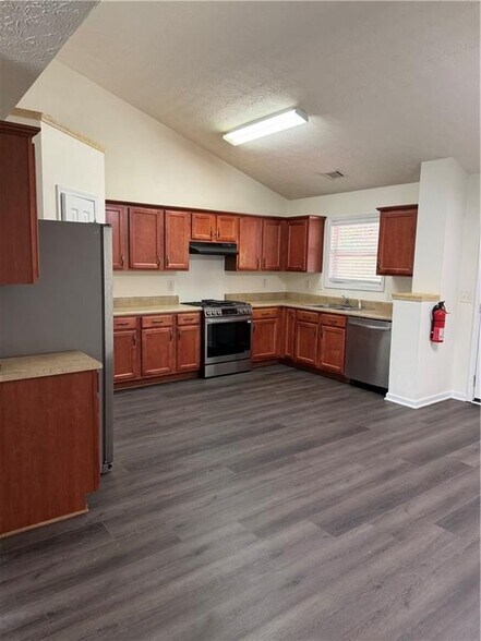 Building Photo - 4444 Windale Dr NW