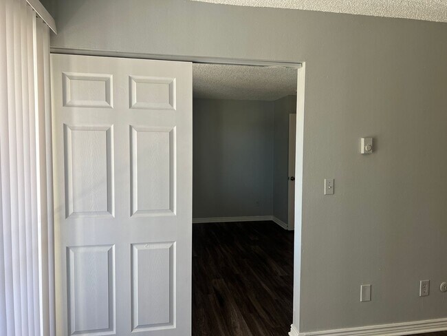 Building Photo - Newly Renovated Condo in Sable Landing   **Move-In Special**
