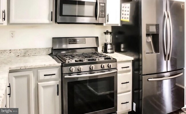 Building Photo - 96 Garner Ave