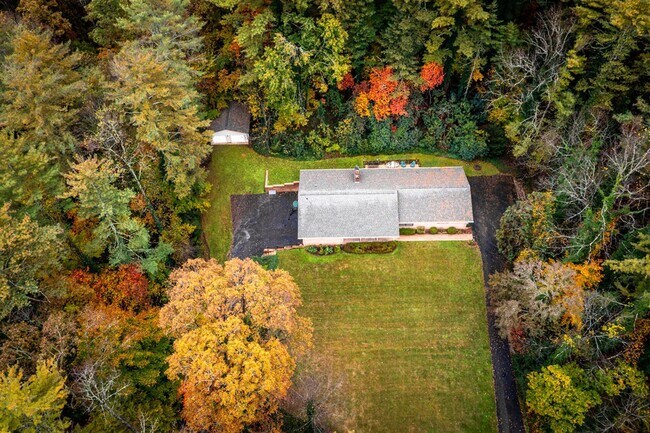 Building Photo - 102 Arbor Ln