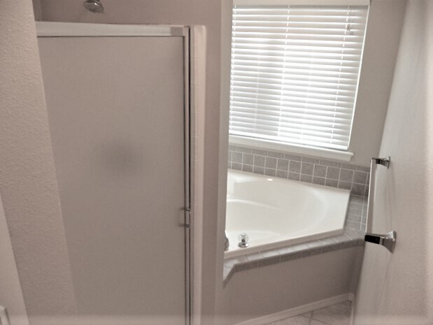 Building Photo - 868 Red Fern Dr