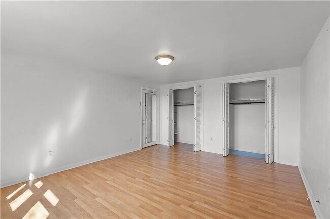 Building Photo - 207 Giffin Ave
