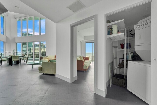 Building Photo - 60 SW 13th St