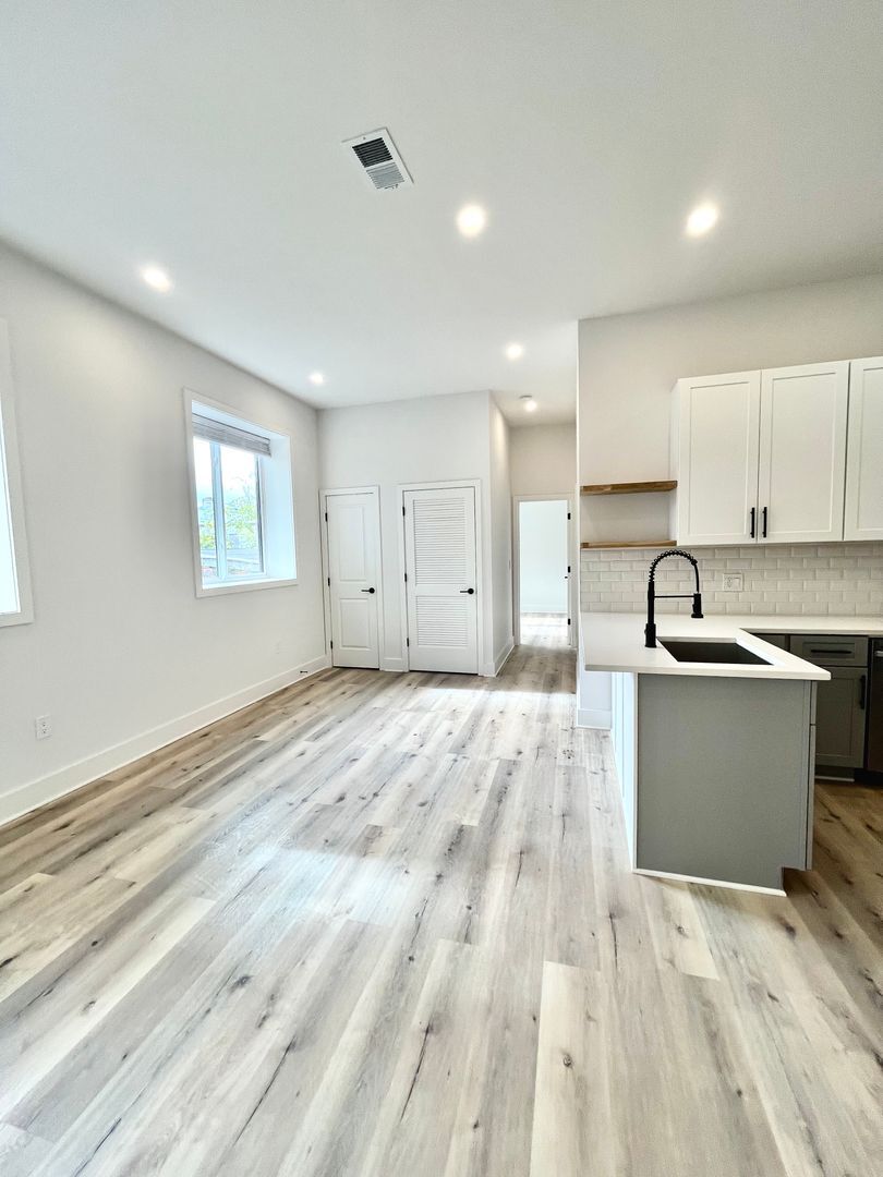 Building Photo - 1802 11th St NW