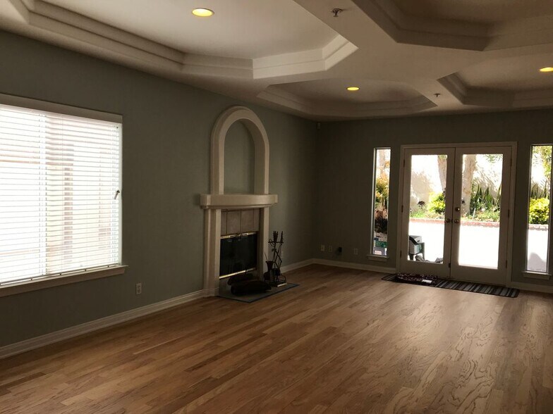 Building Photo - 1805 Harriman Ln