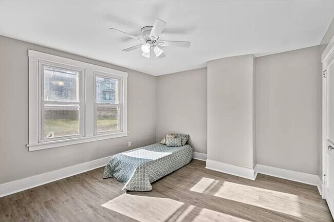 Building Photo - gle2905