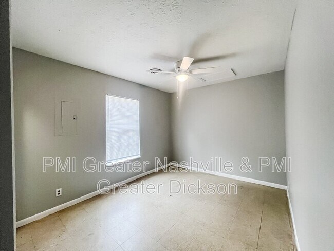 Building Photo - 807 Clydeton Rd
