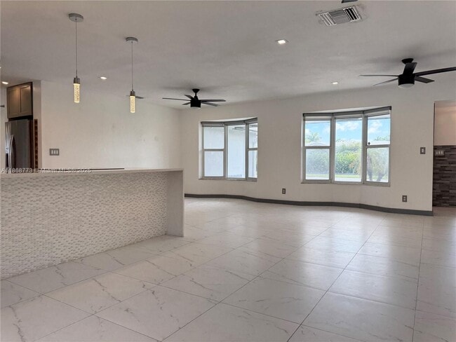 Building Photo - 6311 NE 20th Way