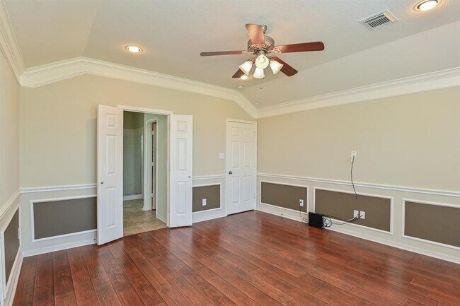 Building Photo - 7002 Bossut Dr